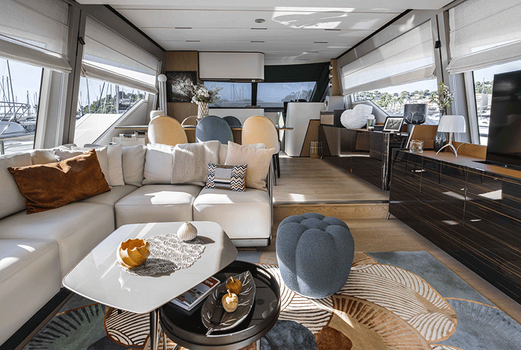 Ferretti Yachts 720